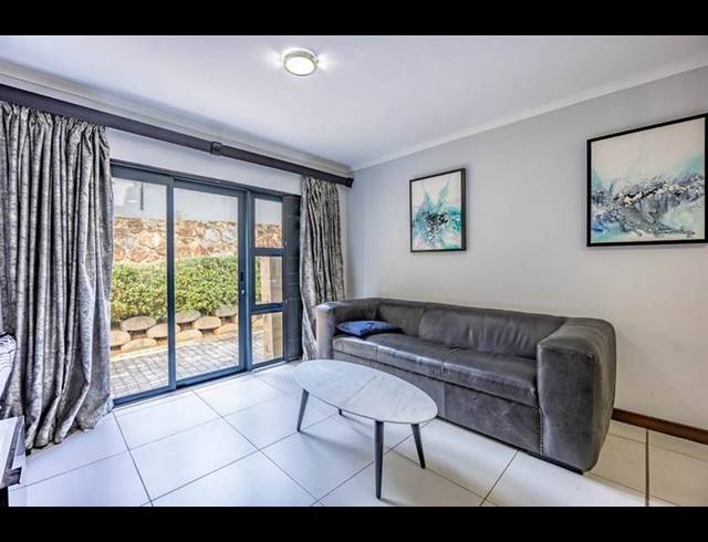 2 BEDROOM APARTMENT FOR SALE IN MENLO PARK